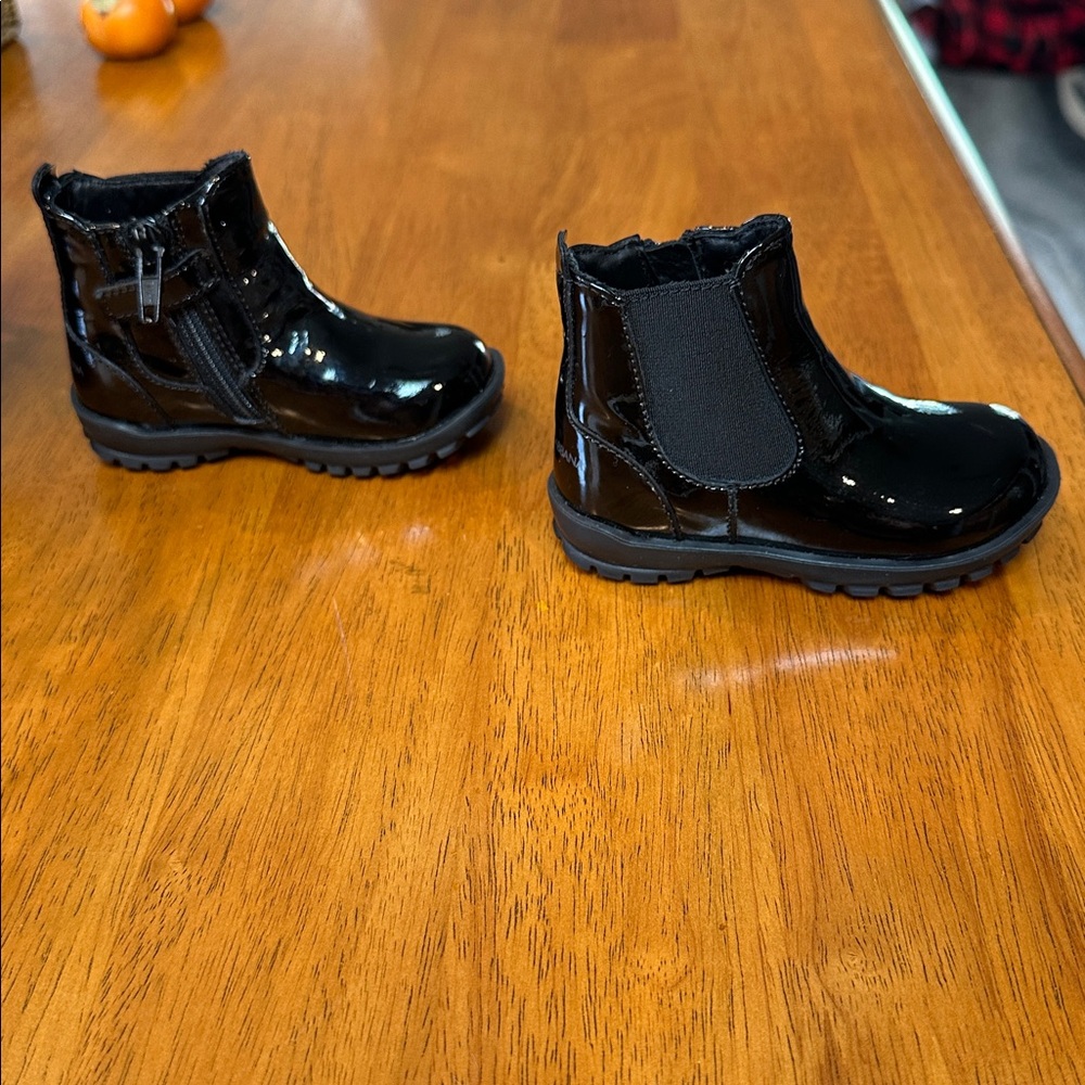 Dolce & Gabbana Black Kids Boots - Picture 2 of 9